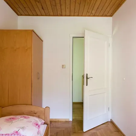 Nad Strumykiem Kamienica Krolewska